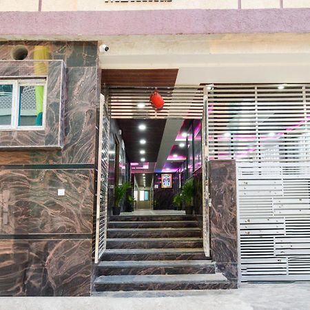 Super Townhouse Kokapet Formerly Aarian Tej Nilayam Gundipet Exterior foto