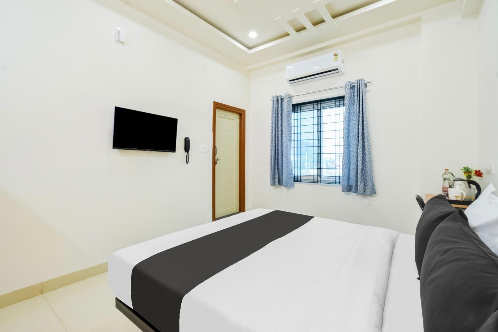 Super Townhouse Kokapet Formerly Aarian Tej Nilayam Gundipet Exterior foto